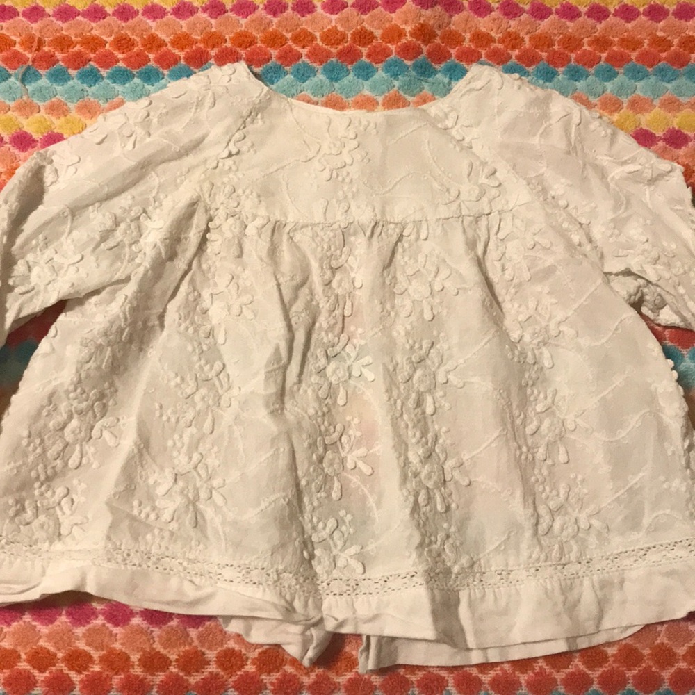 Long sleeve blouse with embroidery
